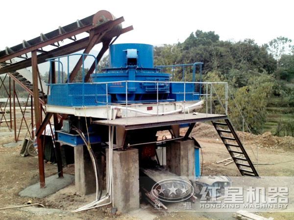 由玄武巖制砂機(jī)組成的制砂生產(chǎn)線現(xiàn)場(chǎng)圖 由玄武巖制砂機(jī)組成的制砂生產(chǎn)線現(xiàn)場(chǎng)圖