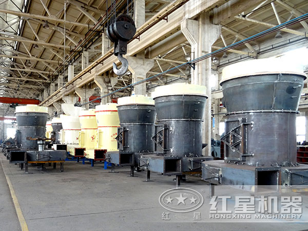 雷蒙磨粉機生產(chǎn)車間 雷蒙磨粉機生產(chǎn)車間