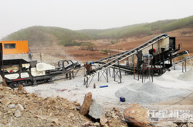 移動(dòng)式破碎站生產(chǎn)現(xiàn)場(chǎng) 移動(dòng)式破碎站生產(chǎn)現(xiàn)場(chǎng)