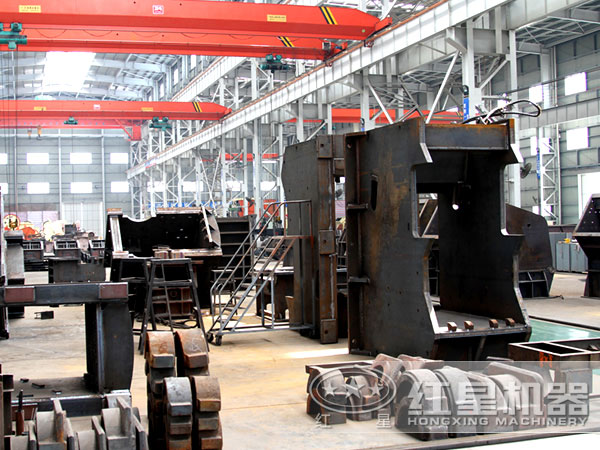 顎式破碎機(jī)生產(chǎn)車間 顎式破碎機(jī)生產(chǎn)車間