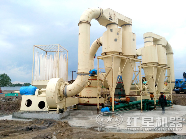 磨粉機(jī)生產(chǎn)現(xiàn)場 磨粉機(jī)生產(chǎn)現(xiàn)場