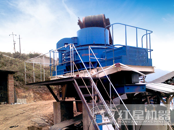 砂石骨料生產(chǎn)線中的制砂機 砂石骨料生產(chǎn)線中的制砂機