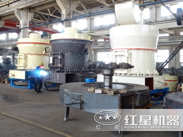 雷蒙磨粉機(jī)生產(chǎn)車間 雷蒙磨粉機(jī)生產(chǎn)車間