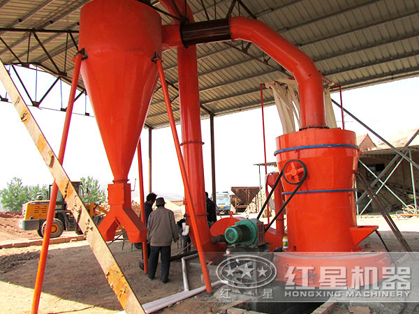 雷蒙磨粉機(jī)投產(chǎn)現(xiàn)場(chǎng) 雷蒙磨粉機(jī)投產(chǎn)現(xiàn)場(chǎng)