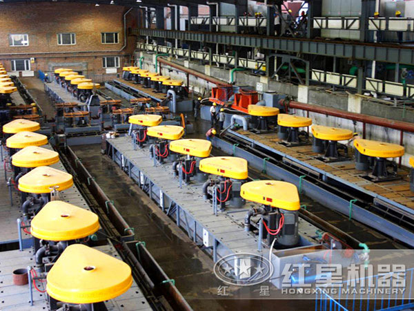 工作中的浮選機(jī) 工作中的浮選機(jī)