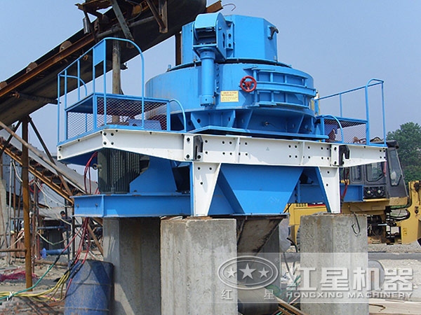 制砂機(jī)投產(chǎn)現(xiàn)場(chǎng) 制砂機(jī)投產(chǎn)現(xiàn)場(chǎng)