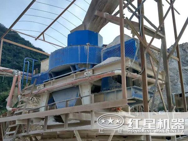 傳統(tǒng)制砂機工作現(xiàn)場 傳統(tǒng)制砂機工作現(xiàn)場