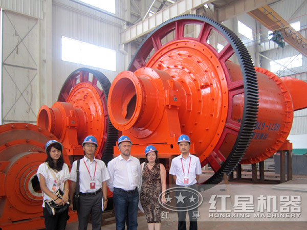 客戶來廠參觀留影 客戶來廠參觀留影