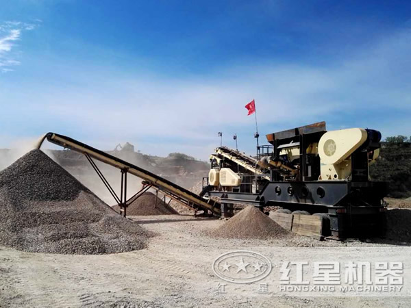 移動(dòng)制砂機(jī)工作現(xiàn)場(chǎng) 移動(dòng)制砂機(jī)工作現(xiàn)場(chǎng)