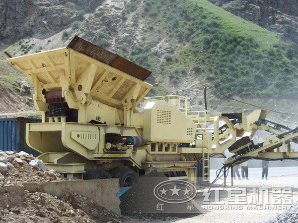 流動式建筑垃圾破碎機(jī)工作現(xiàn)場 流動式建筑垃圾破碎機(jī)工作現(xiàn)場