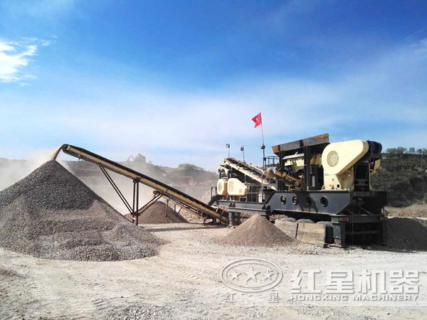 移動(dòng)破碎制砂機(jī)工作現(xiàn)場(chǎng) 移動(dòng)破碎制砂機(jī)工作現(xiàn)場(chǎng)
