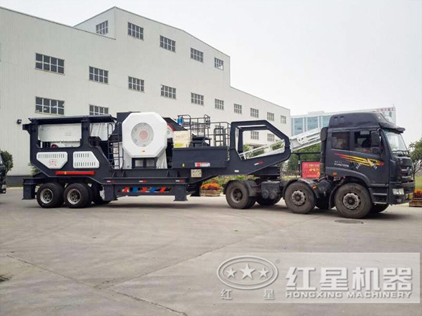 紅星流動(dòng)車制砂機(jī)發(fā)貨現(xiàn)場 紅星流動(dòng)車制砂機(jī)發(fā)貨現(xiàn)場