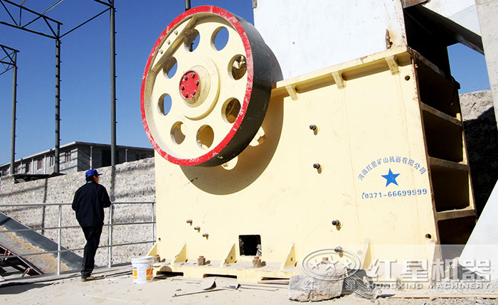 紅星碎石機作業(yè)現(xiàn)場 紅星碎石機作業(yè)現(xiàn)場