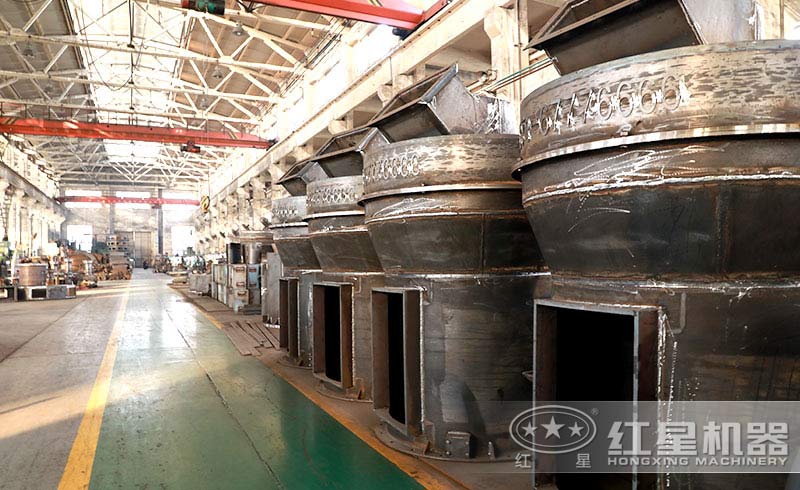 雷蒙磨粉機生產(chǎn)車間 雷蒙磨粉機生產(chǎn)車間