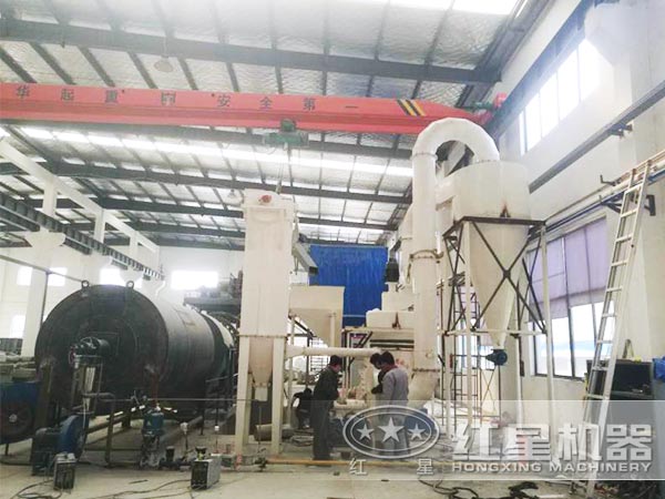 遼寧麥飯石磨粉車(chē)間全景 遼寧麥飯石磨粉車(chē)間全景