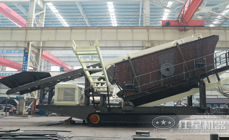 履帶式移動(dòng)制砂機(jī)生產(chǎn)車(chē)間 履帶式移動(dòng)制砂機(jī)生產(chǎn)車(chē)間