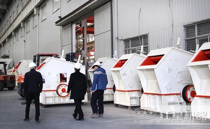 用戶(hù)來(lái)廠考察破碎機(jī) 用戶(hù)來(lái)廠考察破碎機(jī)