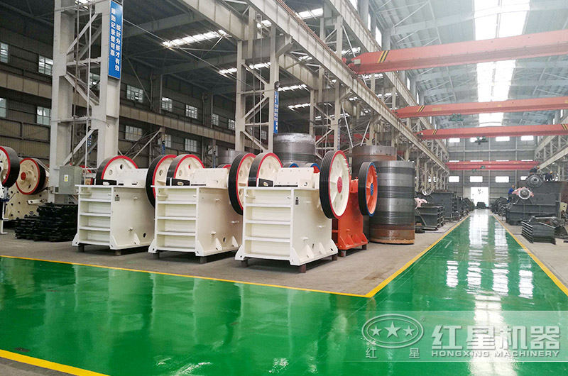 大型顎式粉碎機(jī) 大型顎式粉碎機(jī)