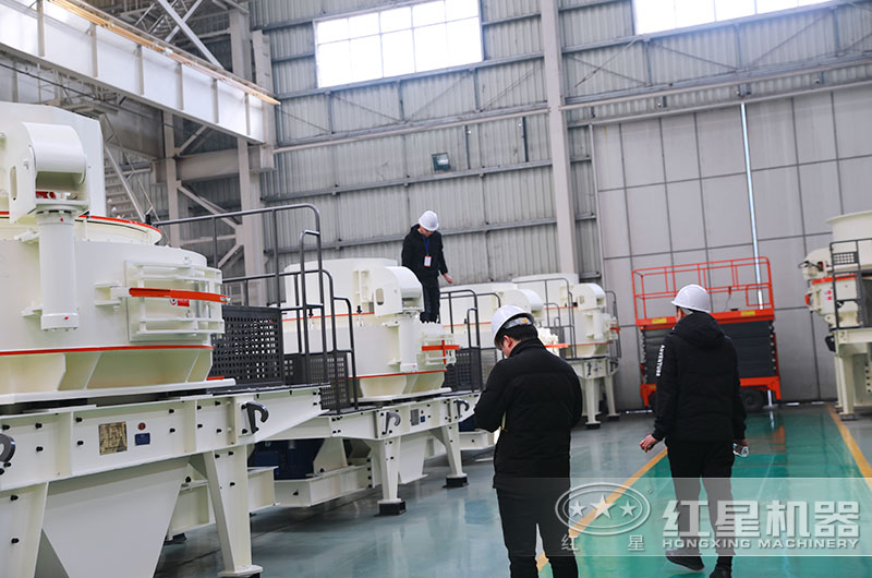 沖擊式破碎機(jī)廠家客戶參觀 沖擊式破碎機(jī)廠家客戶參觀