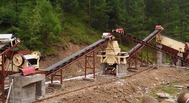 直通式?jīng)_擊制砂機(jī)現(xiàn)場 直通式?jīng)_擊制砂機(jī)現(xiàn)場