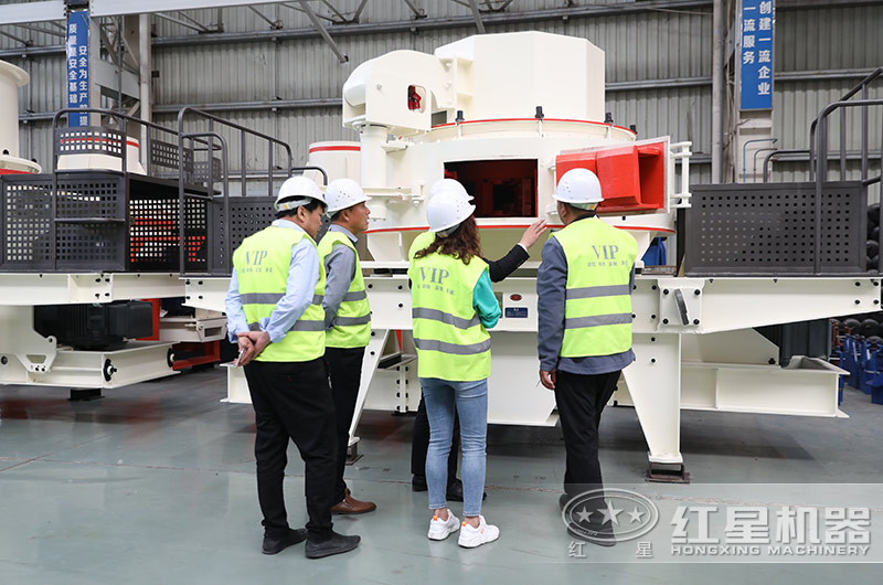 石頭制砂機(jī)投資大嗎？球磨機(jī)和制砂機(jī)哪個(gè)制砂效果好