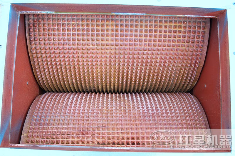 制砂選對輥破碎機(jī)還是沖擊式制沙機(jī)？