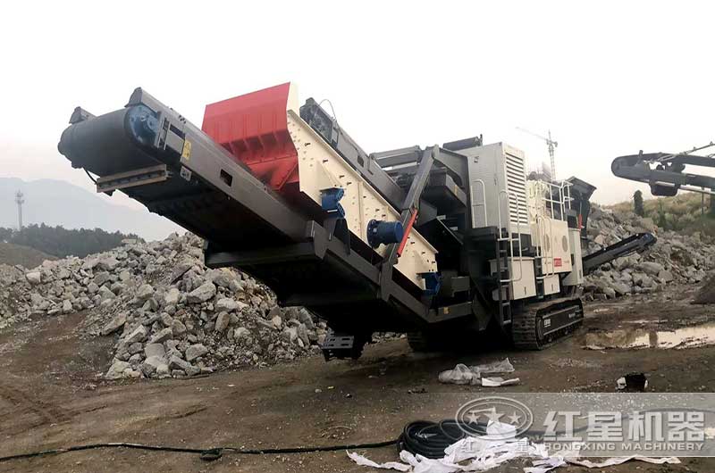 履帶移動(dòng)式粉碎機(jī)現(xiàn)場(chǎng)實(shí)拍 履帶移動(dòng)式粉碎機(jī)現(xiàn)場(chǎng)實(shí)拍