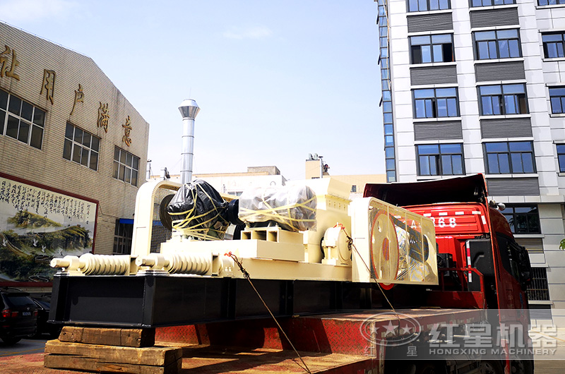 紅星機器狼牙對輥機發(fā)貨 紅星機器狼牙對輥機發(fā)貨