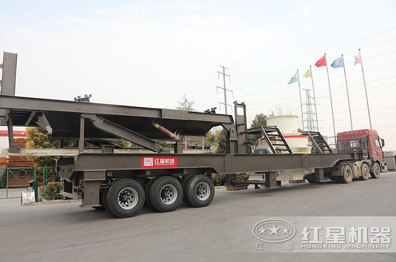 移動破碎機發(fā)貨現(xiàn)場 移動破碎機發(fā)貨現(xiàn)場