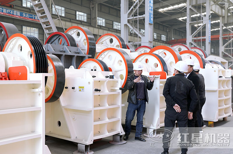 用戶到顎式破碎機(jī)廠家實(shí)地參觀考察 用戶到顎式破碎機(jī)廠家實(shí)地參觀考察