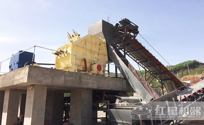 反擊式破碎機(jī)生產(chǎn)現(xiàn)場 反擊式破碎機(jī)生產(chǎn)現(xiàn)場