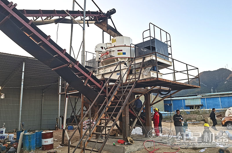 時產(chǎn)量200噸VSI制砂機作業(yè)現(xiàn)場 時產(chǎn)量200噸VSI制砂機作業(yè)現(xiàn)場