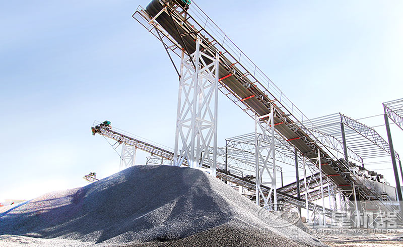 生產(chǎn)機(jī)制砂現(xiàn)場(chǎng) 生產(chǎn)機(jī)制砂現(xiàn)場(chǎng)