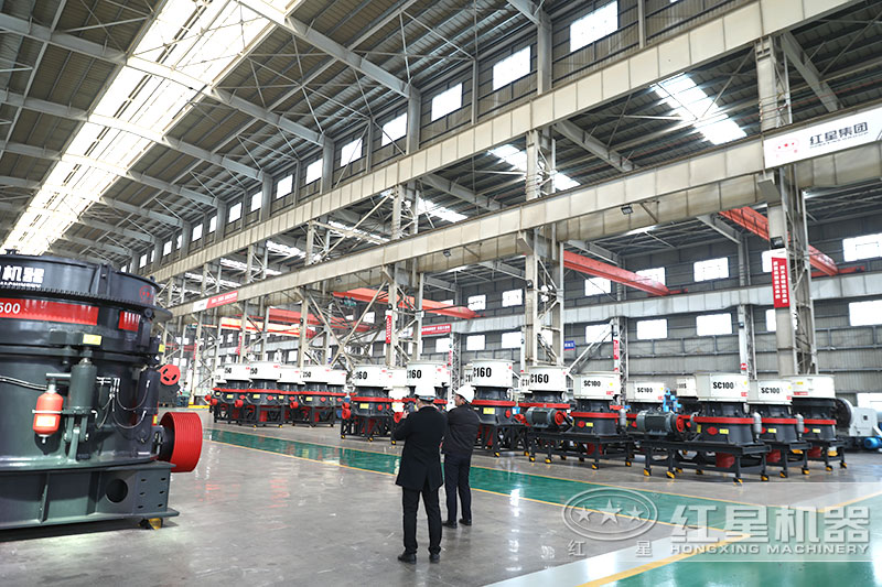 毛石破碎機價格實惠，客戶來紅星考察